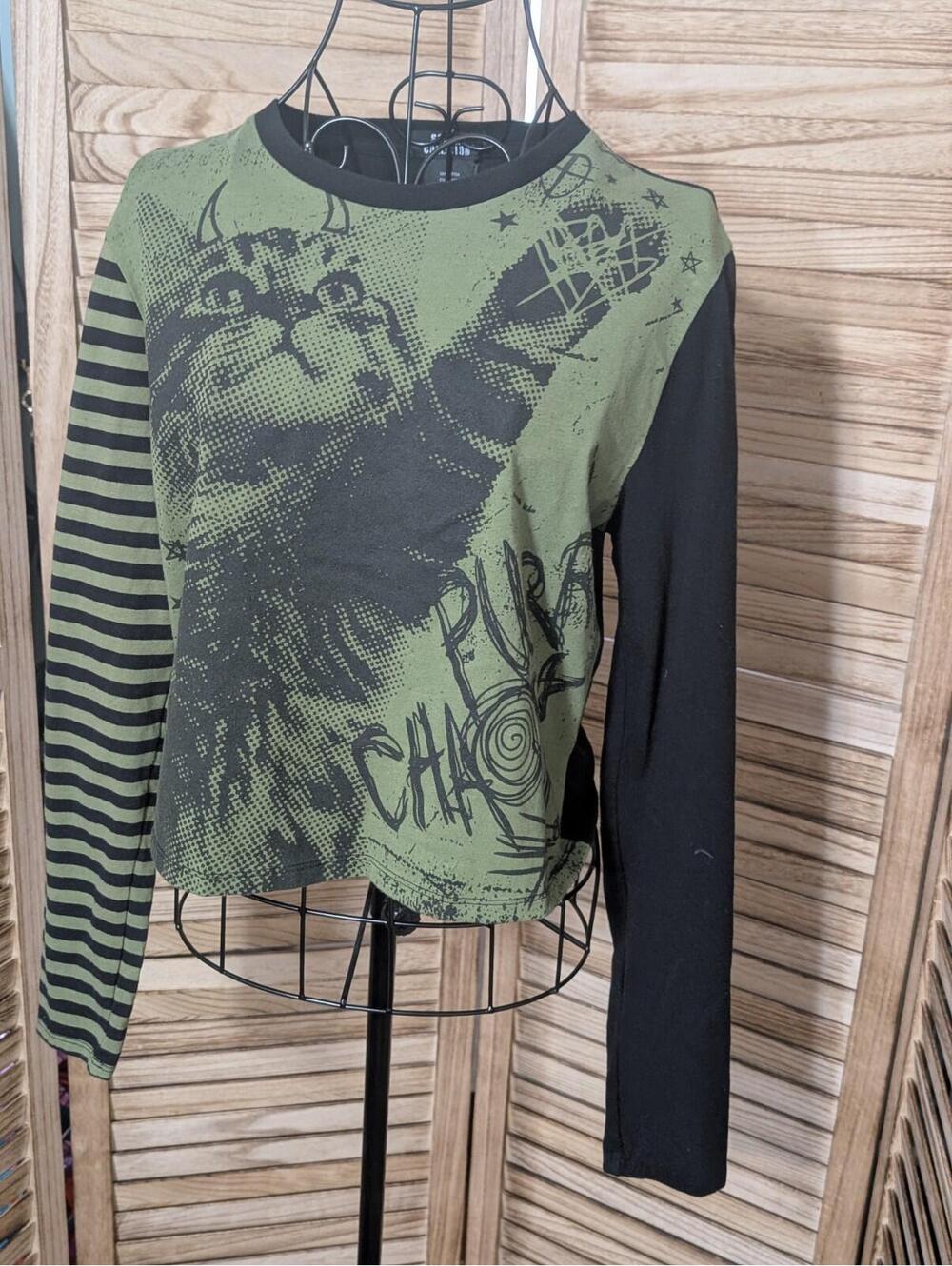 Social Collision Women Top X-Large Green Shirt Y2K Destruction Cat  Tee